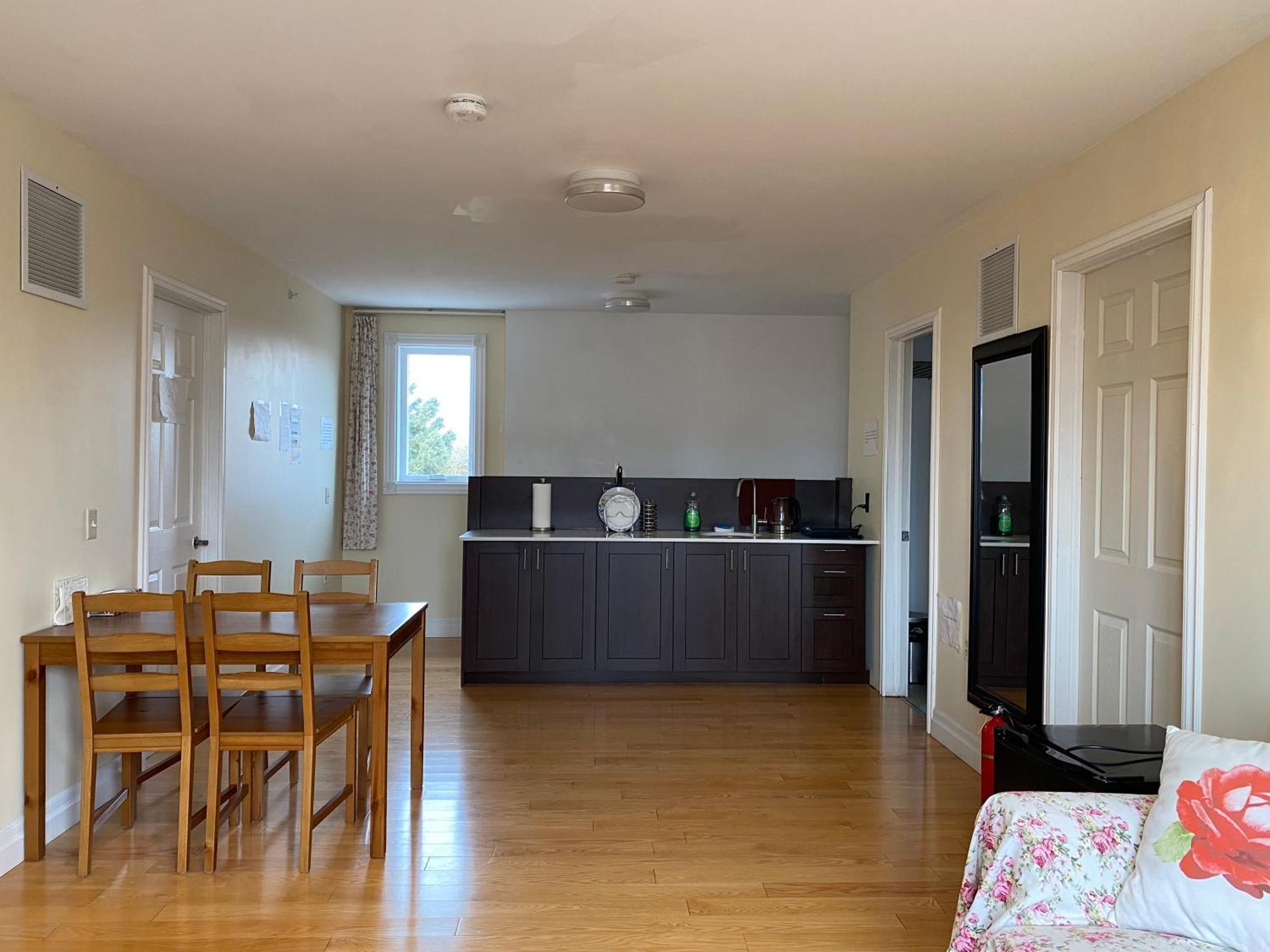 Dairy Homestay โตรอนโต ภายนอก รูปภาพ